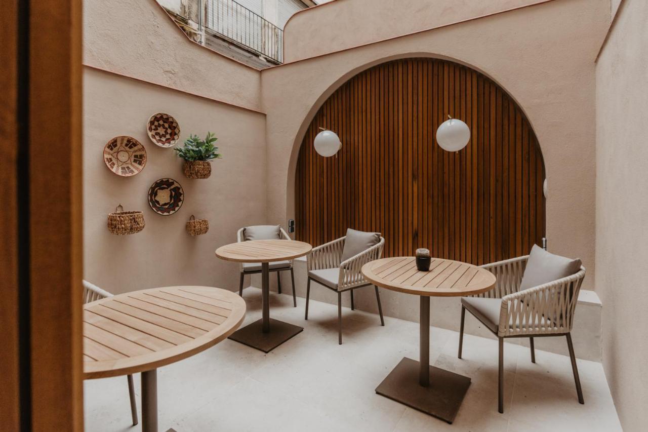 Hotel Petit Luxe Terrassa Dış mekan fotoğraf