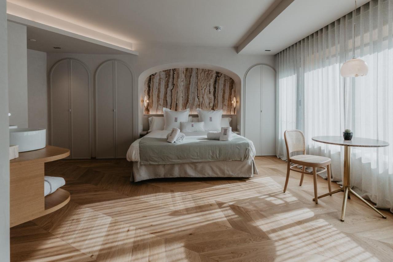Hotel Petit Luxe Terrassa Dış mekan fotoğraf