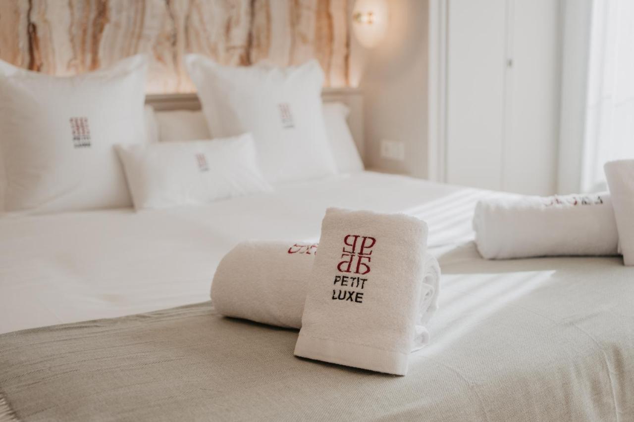 Hotel Petit Luxe Terrassa Dış mekan fotoğraf