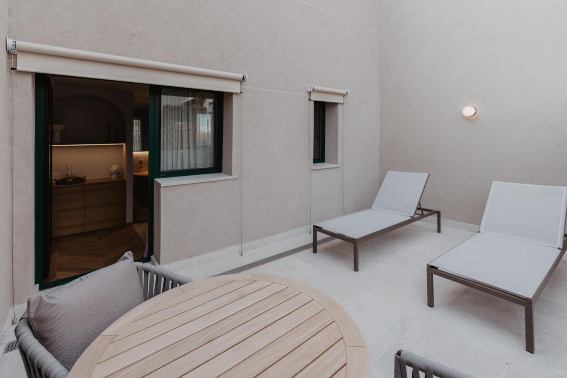 Hotel Petit Luxe Terrassa Dış mekan fotoğraf